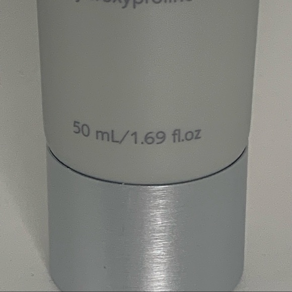 Trilogy Line Smoothing Day Cream - Picture 4 of 4